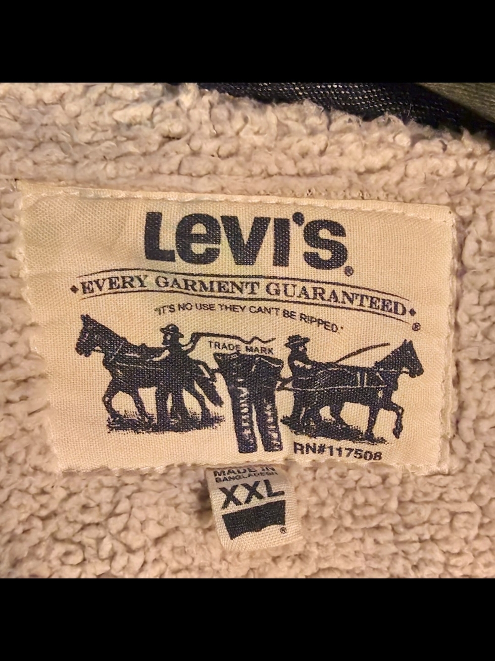 Levi's Men's Olive Green Sherpa-Lined Jacket - Picture 4 of 4